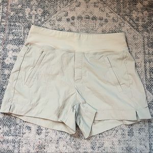 Athleta Trekkie north short